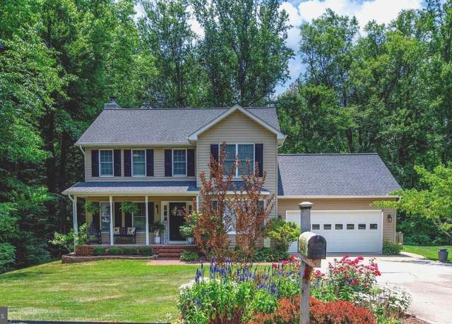 Property at 108 Valley View Rd, Fredericksburg, VA 22407, 4 beds, 2.5 baths