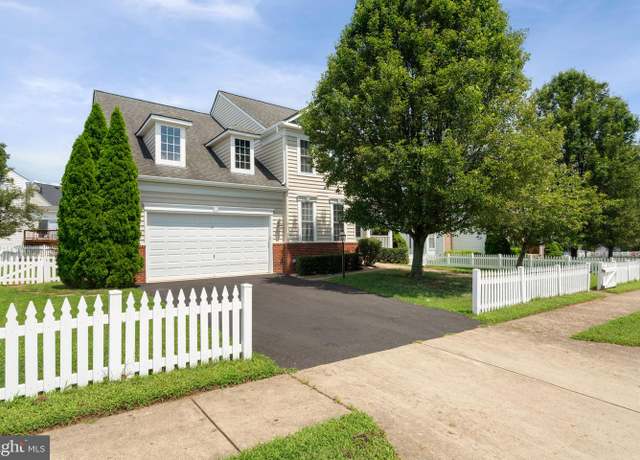 Property at 19 Crawford Ln, Stafford, VA 22556, 4 beds, 2.5 baths