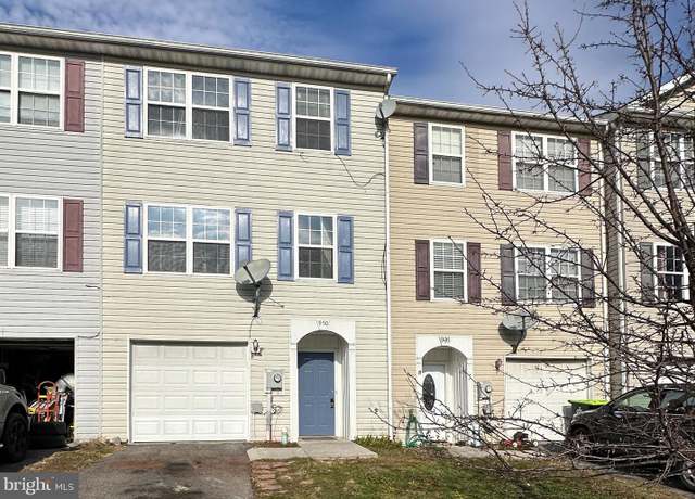 Property at 950 Aztec Dr, Martinsburg, WV 25405, 3 beds, 2.5 baths