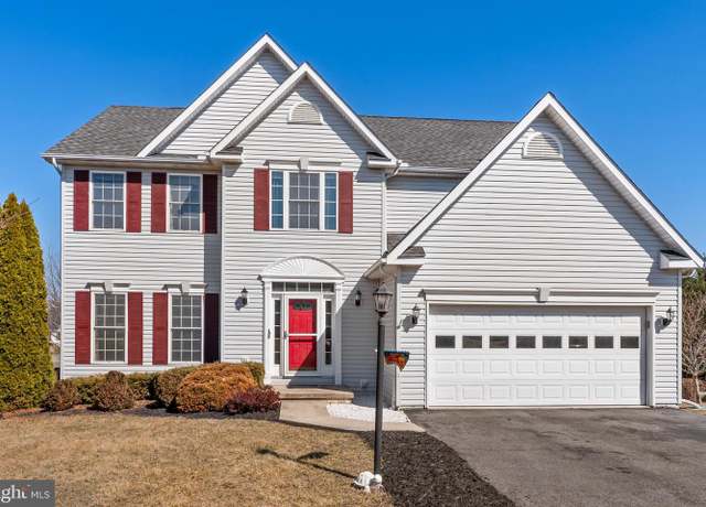Property at 13 Creighton, Martinsburg, WV 25404, 5 beds, 3.5 baths