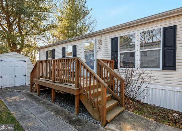 Property at 8054 Fair Breeze Dr, Severn, MD 21144, 3 beds, 2.5 baths