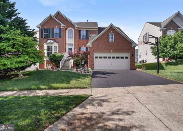 Property at 11401 Potomac Oaks Dr, Rockville, MD 20850, 4 beds, 3.5 baths