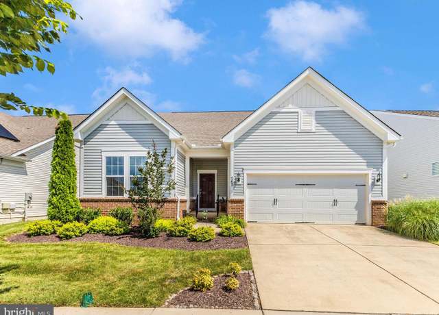Property at 747 Butterfly Weed Dr, Germantown, MD 20876, 2 beds, 3 baths