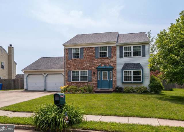 Property at 4 Stratford Ln, Mount Laurel, NJ 08054, 4 beds, 2.5 baths