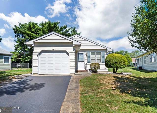 Property at 17 La Casta Ct, Toms River, NJ 08757, 2 beds, 1 bath