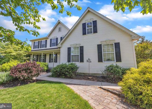 Property at 1267 Woodthrush Ct, Yardley, PA 19067, 4 beds, 2.5 baths