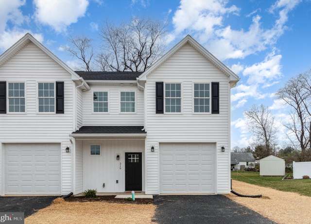Property at 319 Pelham Ct, Carlisle, PA 17013, 3 beds, 2.5 baths