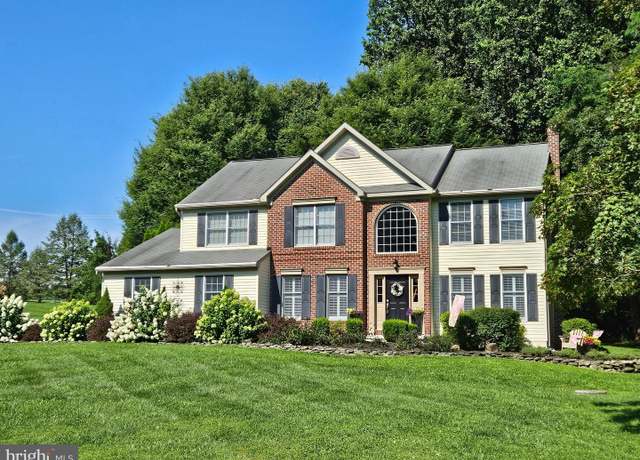 Property at 21 Chanticleer Dr, Glenmoore, PA 19343, 4 beds, 2.5 baths