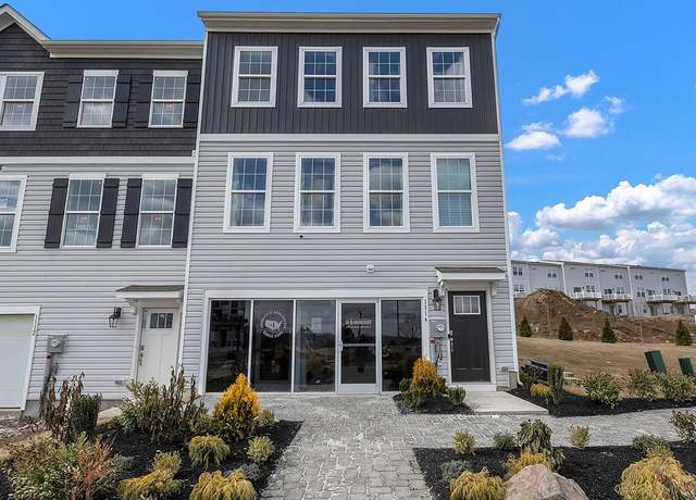 Property at 1129 Meadowlark Dr, Fogelsville, PA 18051, 3 beds, 2.5 baths