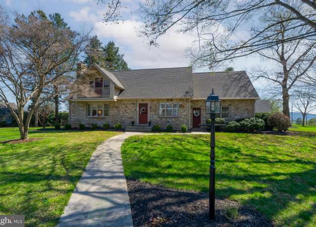 Property at 9 Juliada Dr, Lebanon, PA 17042, 4 beds, 2.5 baths