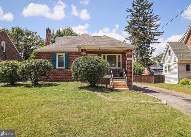 Property at 114 N Rockburn St, York, PA 17402, 3 beds, 1.5 baths