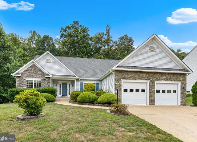 Property at 1107 Great Oaks Ln, Fredericksburg, VA 22401, 5 beds, 3 baths