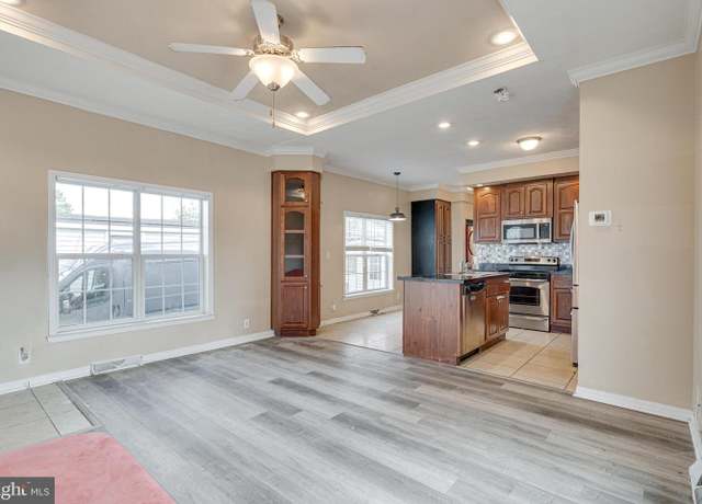 Property at 4252 Airline Pkwy, Chantilly, VA 20151, 2 beds, 1 bath