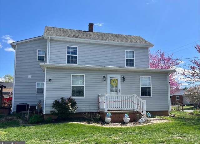 Property at 206 Woodland Ave, Luray, VA 22835, 3 beds, 2 baths