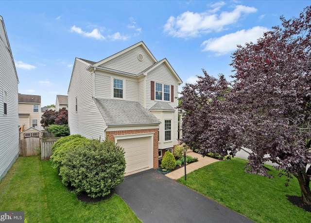 Property at 6780 Hollow Glen Ct, Gainesville, VA 20155, 3 beds, 3.5 baths