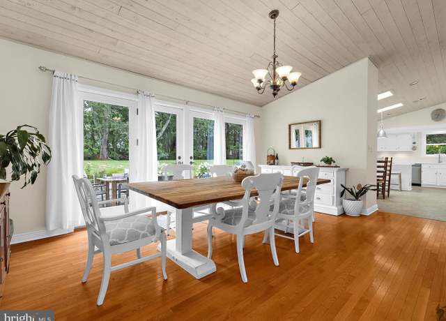 Property at 1020 Wayson Way, Davidsonville, MD 21035, 3 beds, 2 baths