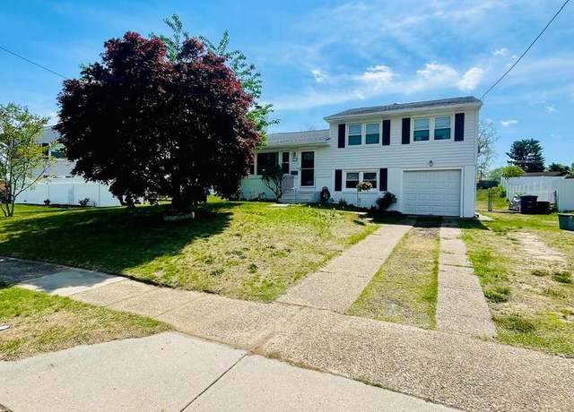 Property at 218 Hendrickson Ave, Beverly, NJ 08010, 3 beds, 2 baths