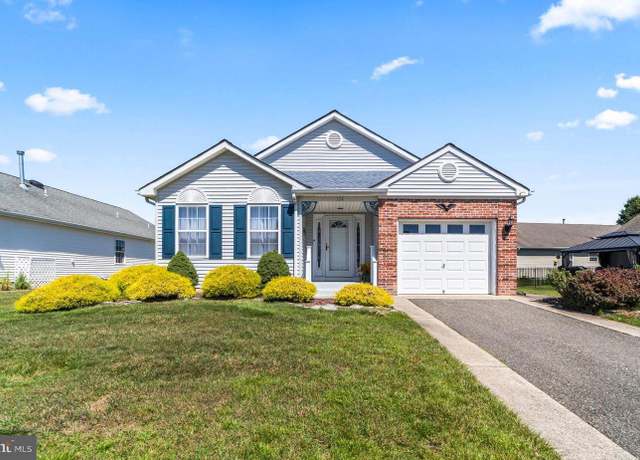 Property at 154 Prince Charles Dr, Toms River, NJ 08757, 2 beds, 2 baths