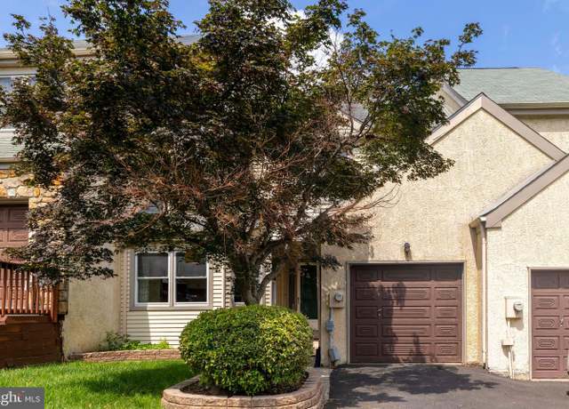 Property at 39 W Bellwood Dr, Feasterville Trevose, PA 19053, 3 beds, 2.5 baths