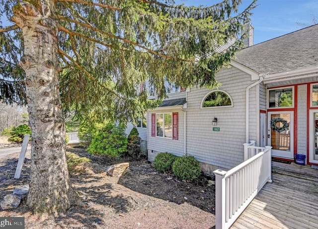 Property at 162 Laurelwoods Dr, Lake Harmony, PA 18624, 3 beds, 2 baths