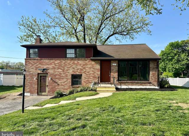 Property at 2461 Schoolhouse Ln, York, PA 17402, 3 beds, 1.5 baths