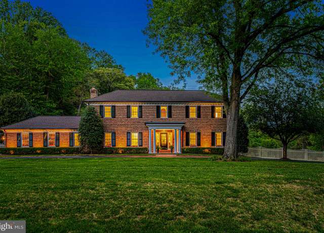 Property at 331 Canterwood Ln, Great Falls, VA 22066, 5 beds, 5.5 baths