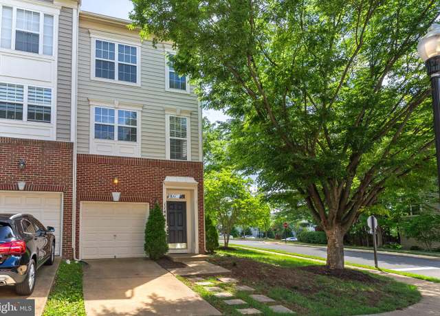 Property at 11441 Log Ridge Dr, Fairfax, VA 22030, 2 beds, 2.5 baths