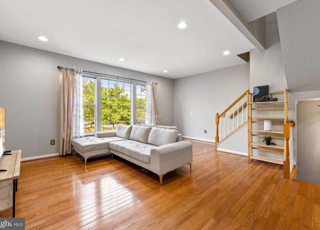 Property at 13503 Bannacker Pl, Herndon, VA 20171, 3 beds, 3.5 baths