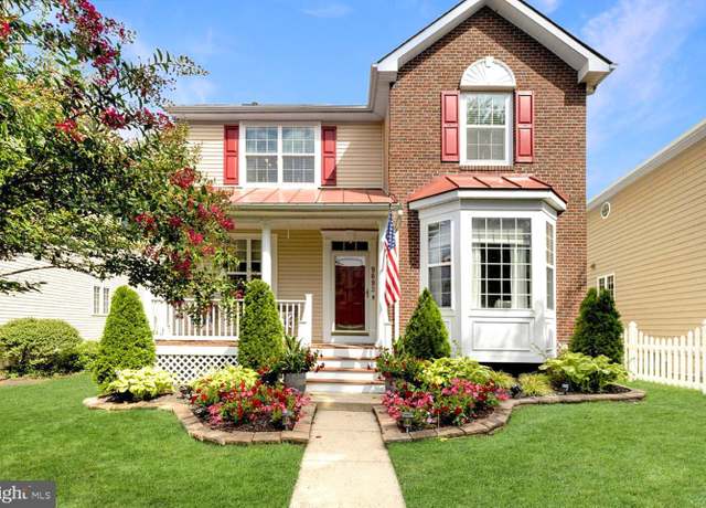 Property at 9693 Royal Crest Cir, Frederick, MD 21704, 3 beds, 3.5 baths