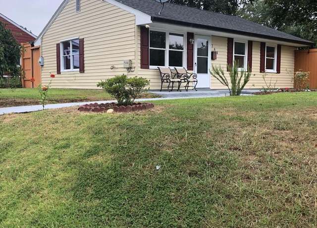 Property at 744 Carson Ave, Oxon Hill, MD 20745, 3 beds, 1.5 baths