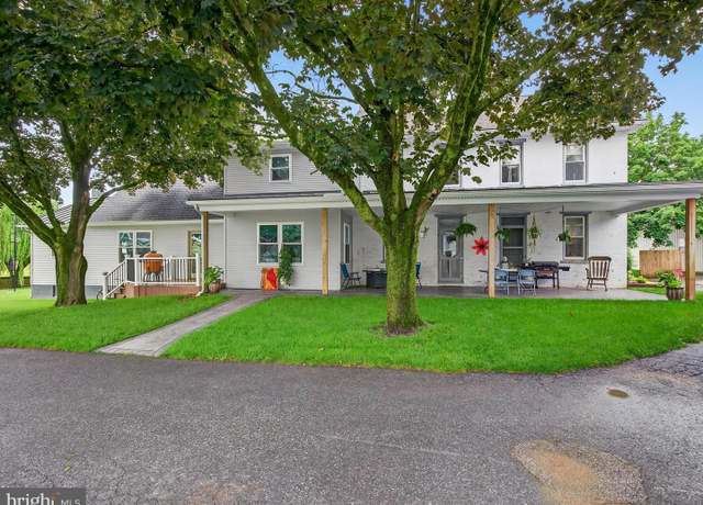 Property at 105 Fairland Rd, Lititz, PA 17543, 7 beds, 2 baths