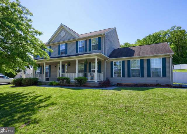 Property at 785 Clydesdale Dr, York, PA 17402, 5 beds, 3.5 baths