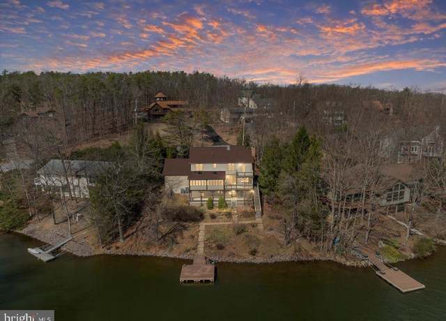 Property at 1025 Lakeview Dr, Cross Junction, VA 22625, 4 beds, 3.5 baths