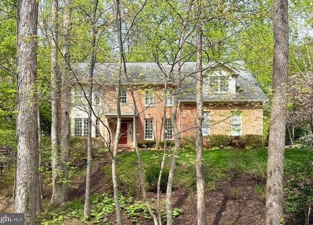 Property at 3706 Rust Rd, Annandale, VA 22003, 5 beds, 4.5 baths