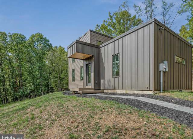 Property at 1573 Holly Hill Ln, Berkeley Springs, WV 25411, 2 beds, 1 bath