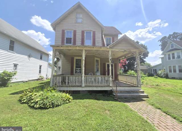 Property at 410 West St, Clayton, DE 19938, 4 beds, 1.5 baths