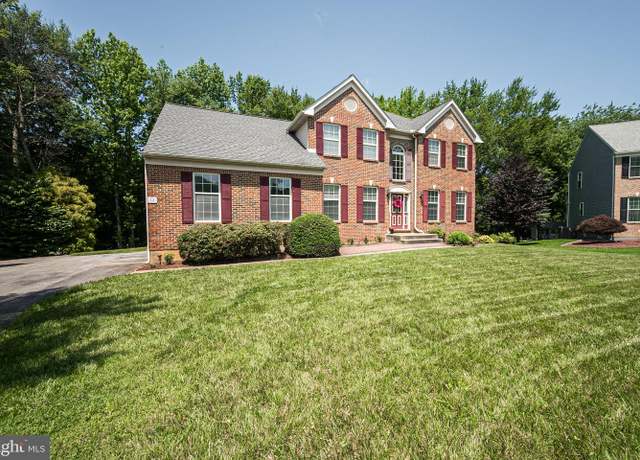 Property at 18 Knights Xing, Newark, DE 19713, 4 beds, 2.5 baths