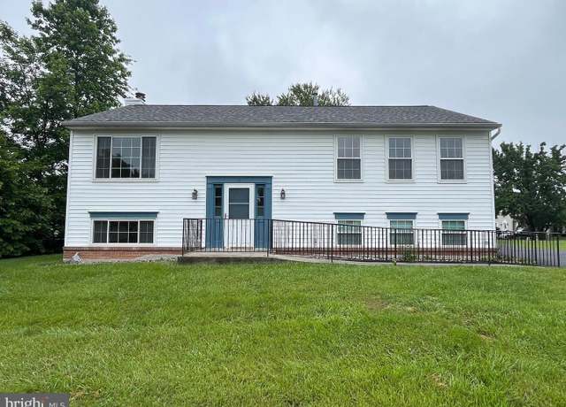 Property at 1 Ridge Heights Ct, Gaithersburg, MD 20879, 3 beds, 2 baths