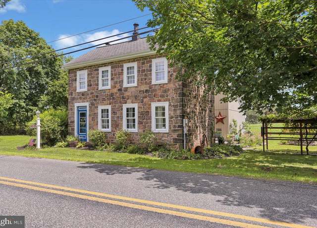 Property at 356 Red Corner Rd, Douglassville, PA 19518, 3 beds, 2.5 baths