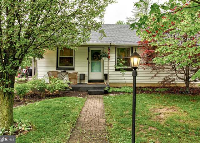 Property at 122 Harris Ave, Boalsburg, PA 16827, 4 beds, 2.5 baths