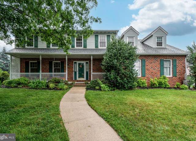 Property at 500 Bayberry Dr, York, PA 17404, 4 beds, 2.5 baths