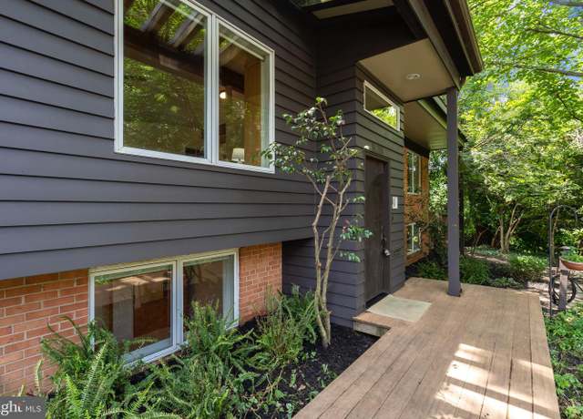 Property at 4834 8th St S, Arlington, VA 22204, 3 beds, 2.5 baths