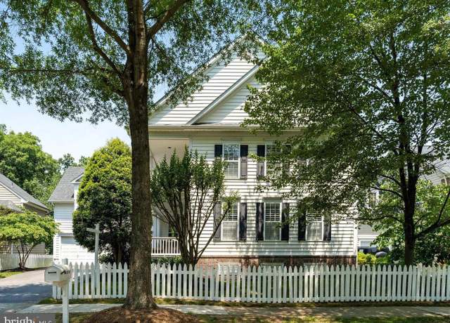 Property at 43034 Chesterton St, Ashburn, VA 20147, 4 beds, 4.5 baths