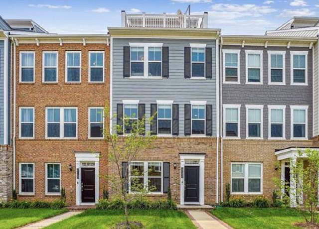 Property at 17155 Cumberland Height Dr, Dumfries, VA 22026, 4 beds, 3.5 baths