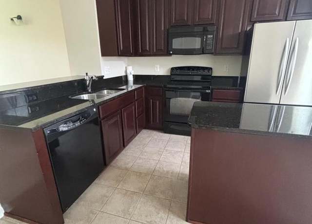 Property at 14036 Cannondale Way, Gainesville, VA 20155, 2 beds, 3 baths