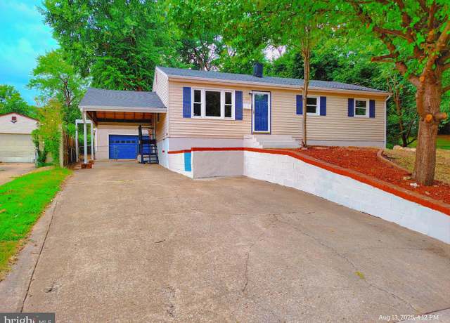 Property at 1326 East Longview Dr, Woodbridge, VA 22191, 6 beds, 3 baths