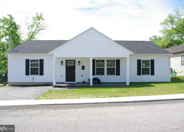 Property at 121 Washington St, Hancock, MD 21750, 3 beds, 2 baths