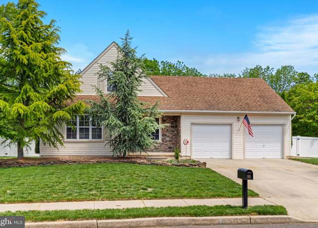 Property at 11 Adler Cir, Lumberton, NJ 08048, 3 beds, 2 baths