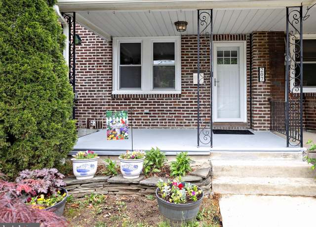Property at 207 E Clinton Ave, Oaklyn, NJ 08107, 3 beds, 1 bath