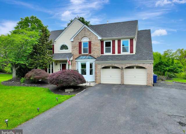 Property at 2 Hampton Hollow Dr, Millstone Township, NJ 08535, 4 beds, 2.5 baths